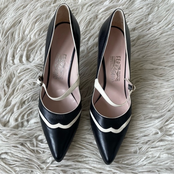 Salvatore Ferragamo Leather Colorblock Black Ivory Mary Jane Pointe Toe Pump 8.5 - Picture 3 of 11